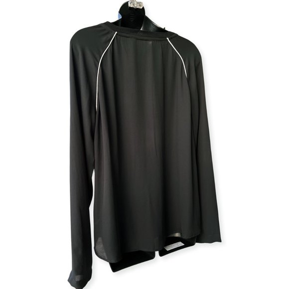 🌸4/$20🌸 Black Raglan Tuxedo Look Crewneck Blouse - Picture 5 of 9